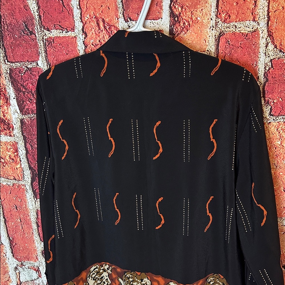 Milano Button-Down Blouse – Size M – Black Tiger Print Trim - Picture 9 of 10